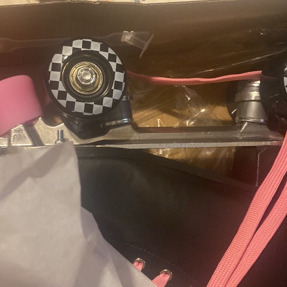 Dolls kill kruomi skates - Picture 3 of 4